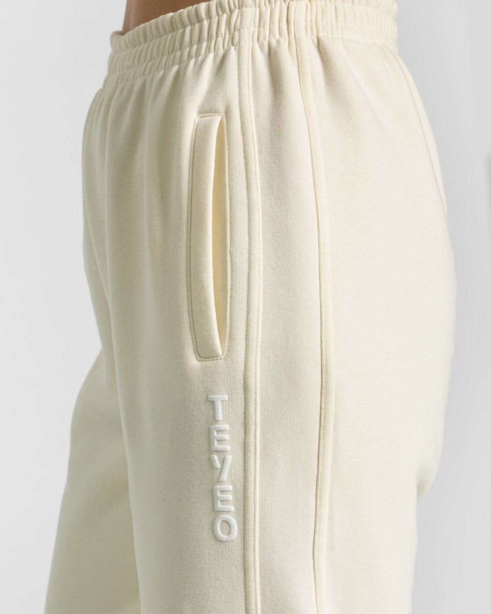 TEVEO Sassy Slit Jogger Ivory | 786310PKB